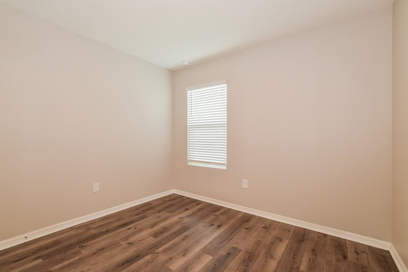 2,030/Mo, 2716 Grand Central Ave Tavares, FL 32778 Bedroom View 2