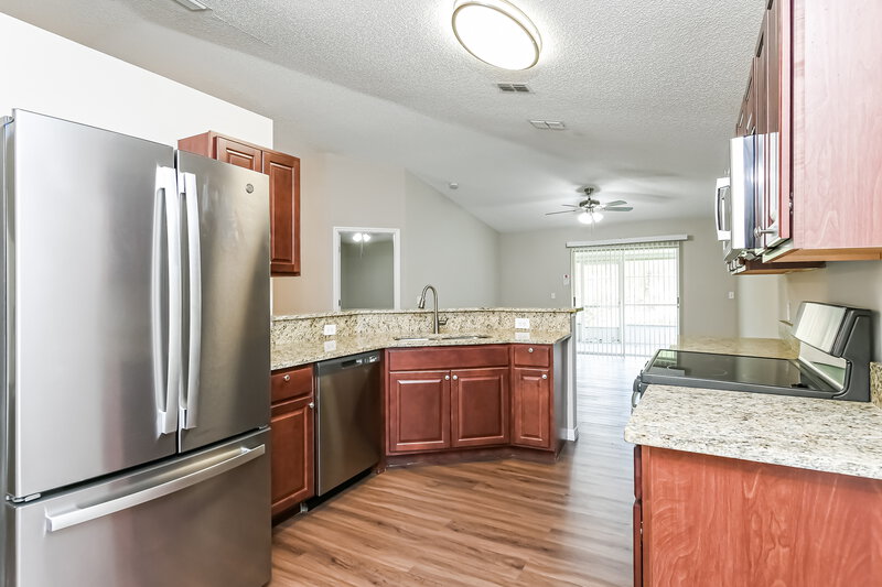 3,220/Mo, 568 Doe Cove Pl Apopka, FL 32703 Kitchen View 2