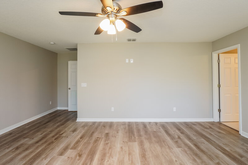 2,940/Mo, 1164 Atlantic Ave Fruitland Park, FL 34731 Main Bedroom View