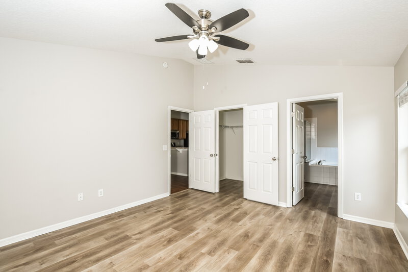 1,925/Mo, 5652 Sycamore Canyon Dr Kissimmee, FL 34758 Main Bedroom View 2