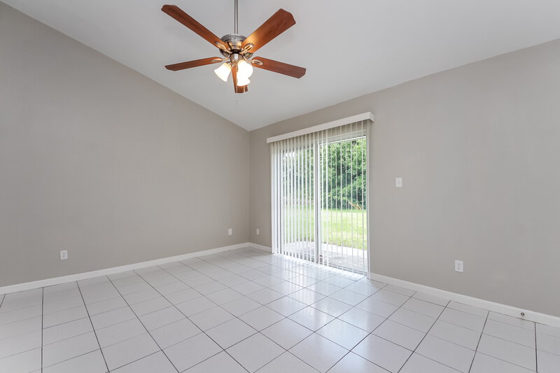 2,250/Mo, 2976 Oaktree Dr Kissimmee, FL 34744 Main Bedroom View