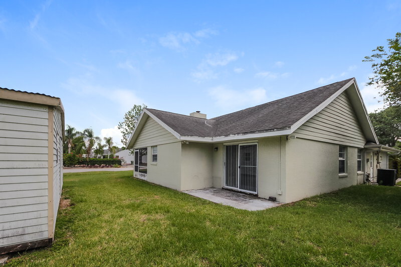 2,250/Mo, 2976 Oaktree Dr Kissimmee, FL 34744 Rear View