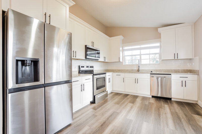 2,270/Mo, 114 Meadow Blvd Sanford, FL 32771 Kitchen View