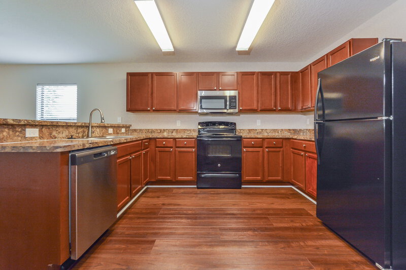 1,940/Mo, 2340 Bexley Dr Tavares, FL 32778 Kitchen View 2