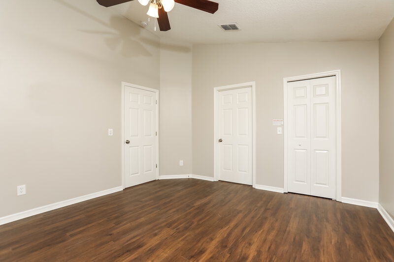 2,215/Mo, 5934 Rywood Dr Orlando, FL 32810 Main Bedroom View