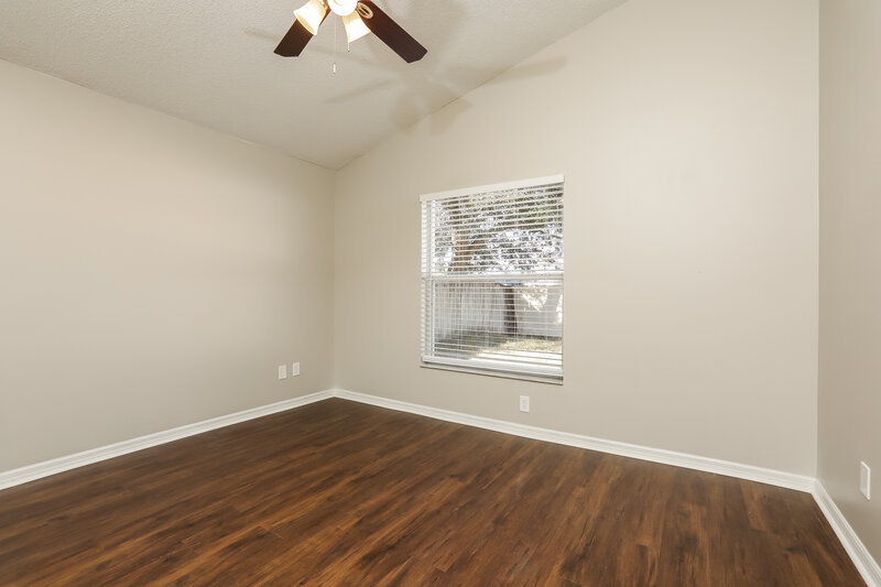 2,215/Mo, 5934 Rywood Dr Orlando, FL 32810 Main Bedroom View 2
