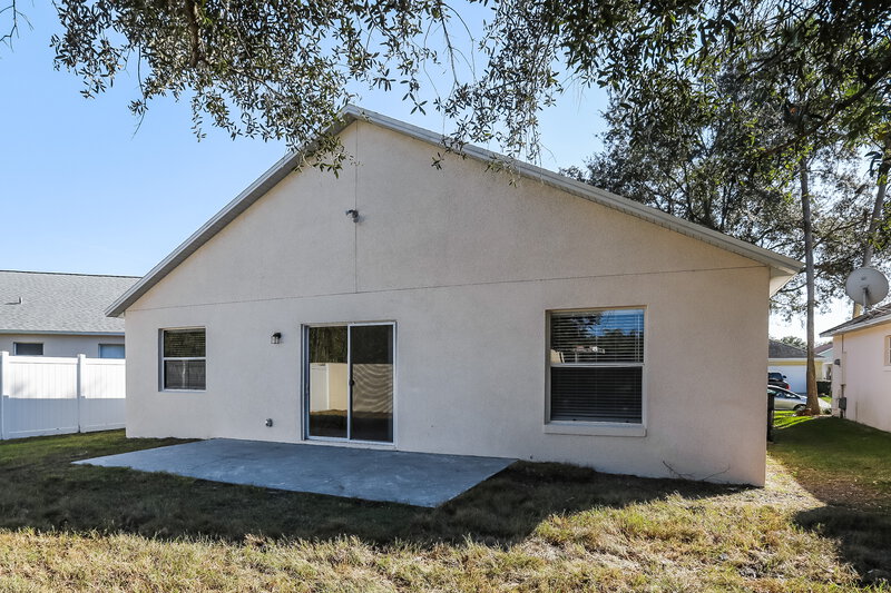 2,215/Mo, 5934 Rywood Dr Orlando, FL 32810 Rear View