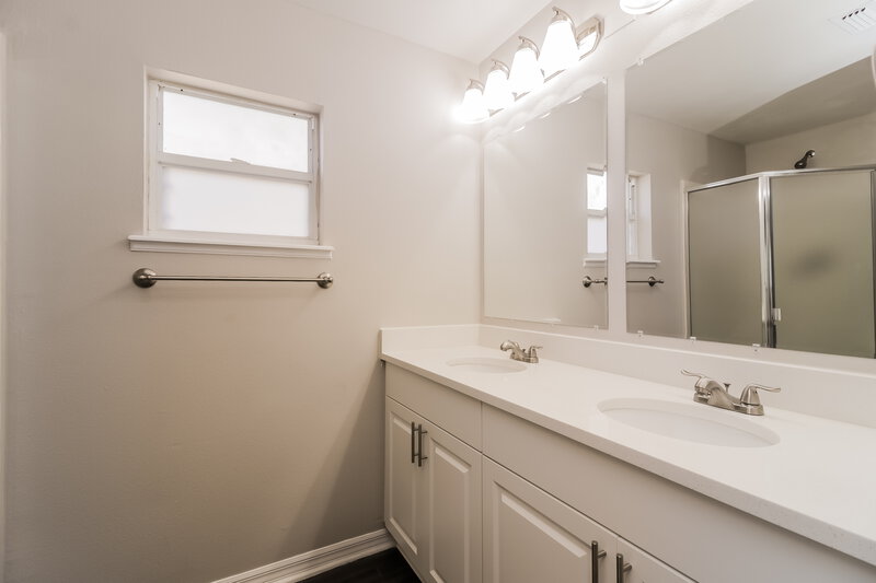 2,765/Mo, 266 Regal Downs Cir Winter Garden, FL 34787 Main Bathroom View