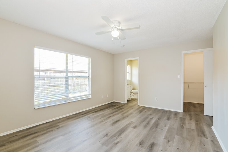 2,090/Mo, 3210 Tomahawk Dr Kissimmee, FL 34746 Main Bedroom View 2