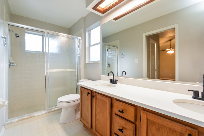 2,230/Mo, 378 Bahia Cir Longwood, FL 32750 Main Bathroom View
