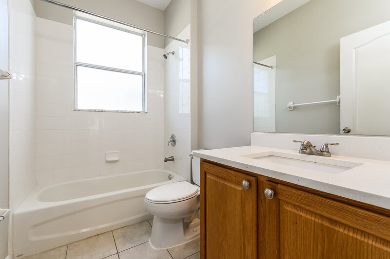 2,505/Mo, 2882 Southern Pines Loop Clermont, FL 34711 Bathroom View