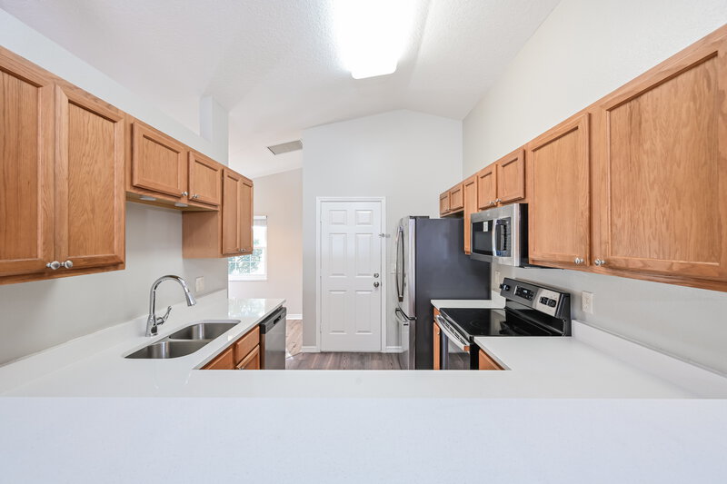 2,080/Mo, 1340 Willow Crest Dr Clermont, FL 34711 Kitchen View 2