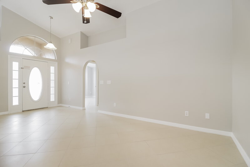 1,850/Mo, 11064 Fairhaven Way Orlando, FL 32825 Living Room View 2