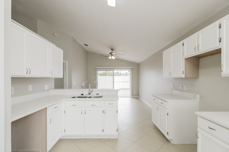 1,850/Mo, 11064 Fairhaven Way Orlando, FL 32825 Kitchen View