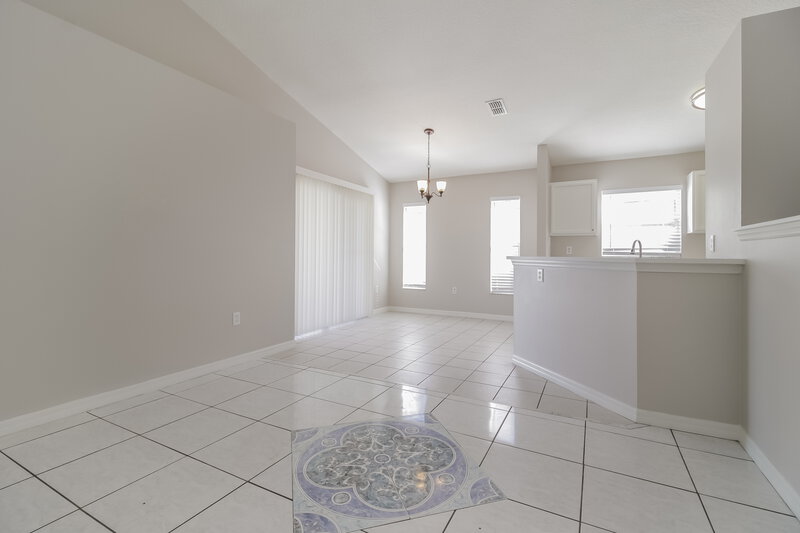 2,350/Mo, 310 Seville Pointe Ave Orlando, FL 32807 Living Room View