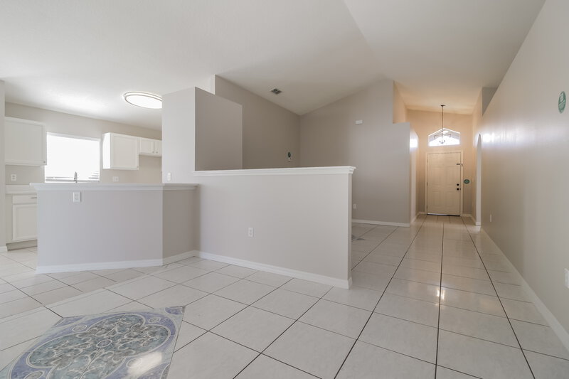 2,350/Mo, 310 Seville Pointe Ave Orlando, FL 32807 Living Room View 3