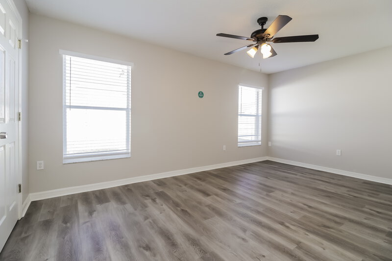 2,350/Mo, 310 Seville Pointe Ave Orlando, FL 32807 Main Bedroom View