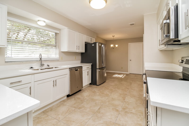 2,405/Mo, 966 Papaya Ln Winter Springs, FL 32708 Kitchen View 2