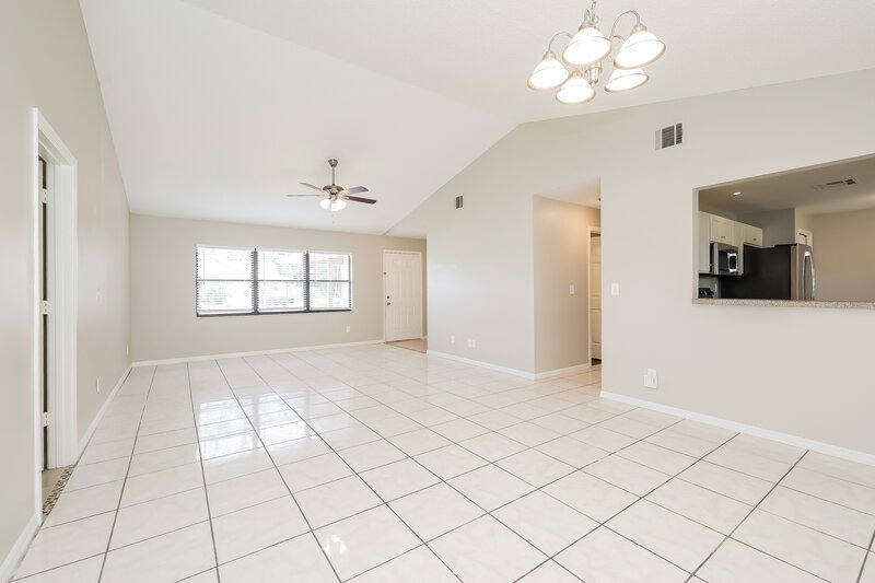 1,765/Mo, 704 Maderia Ct Kissimmee, FL 34758 Dining Room View