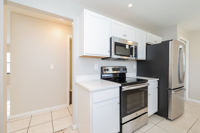 1,765/Mo, 704 Maderia Ct Kissimmee, FL 34758 Kitchen View 2