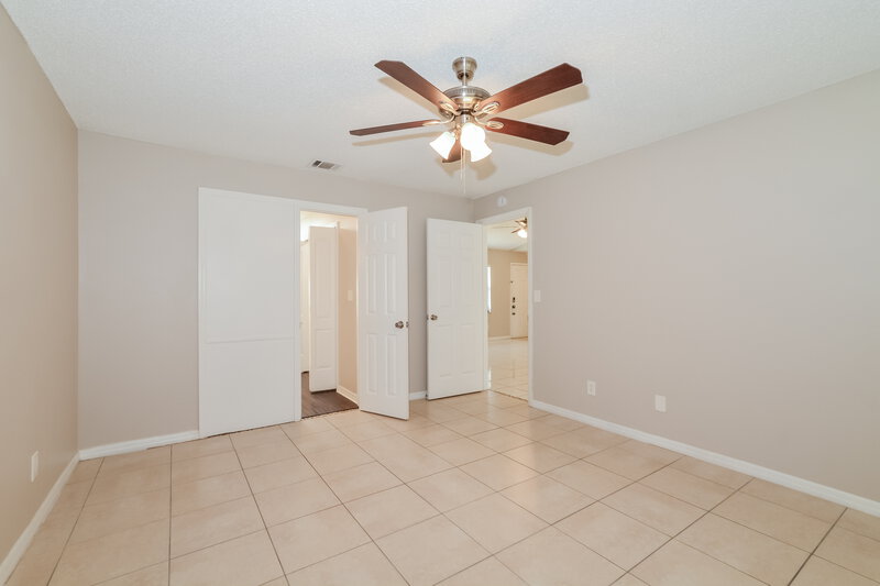 1,785/Mo, 704 Maderia Ct Kissimmee, FL 34758 Main Bedroom View 2