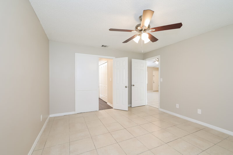1,765/Mo, 704 Maderia Ct Kissimmee, FL 34758 Main Bedroom View 2
