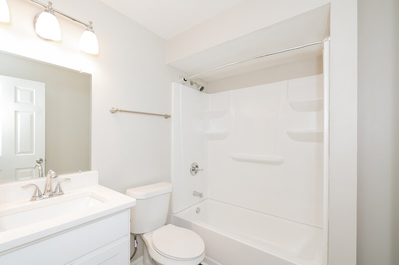 1,765/Mo, 704 Maderia Ct Kissimmee, FL 34758 Bathroom View