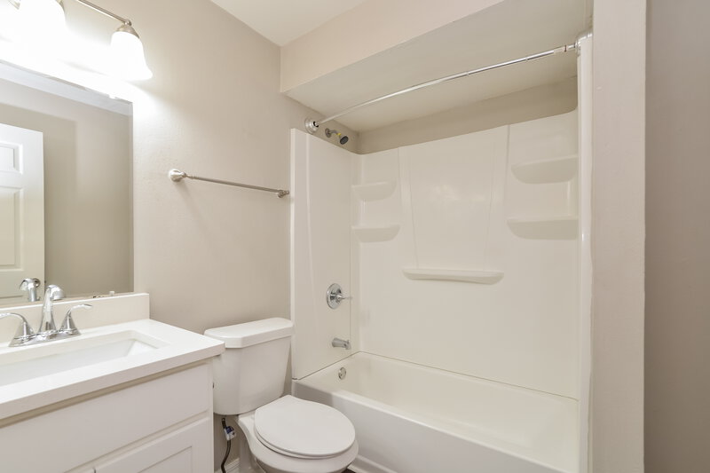 1,785/Mo, 704 Maderia Ct Kissimmee, FL 34758 Bathroom View