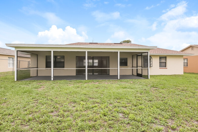 1,765/Mo, 704 Maderia Ct Kissimmee, FL 34758 Rear View