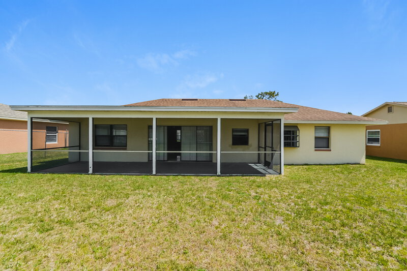 1,785/Mo, 704 Maderia Ct Kissimmee, FL 34758 Rear View