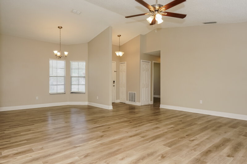 2,045/Mo, 634 Monroe Harbor Pl Sanford, FL 32773 Living Room View