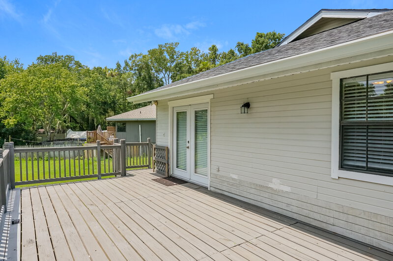 2,045/Mo, 634 Monroe Harbor Pl Sanford, FL 32773 Deck View 2