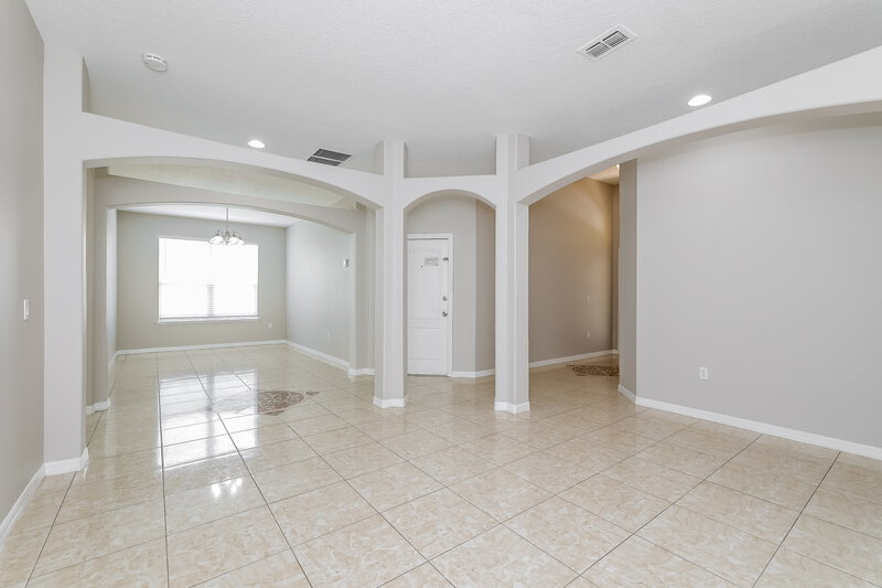 2,470/Mo, 2103 The Oaks Blvd Kissimmee, FL 34746 Living Room View