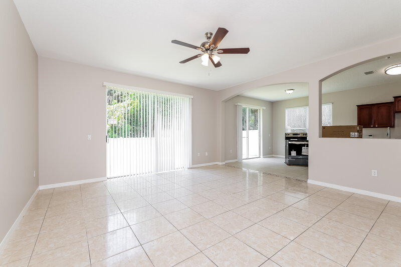 2,470/Mo, 2103 The Oaks Blvd Kissimmee, FL 34746 Dining Room View 2