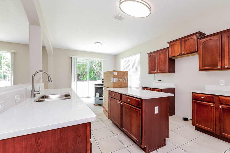 2,470/Mo, 2103 The Oaks Blvd Kissimmee, FL 34746 Kitchen View 2