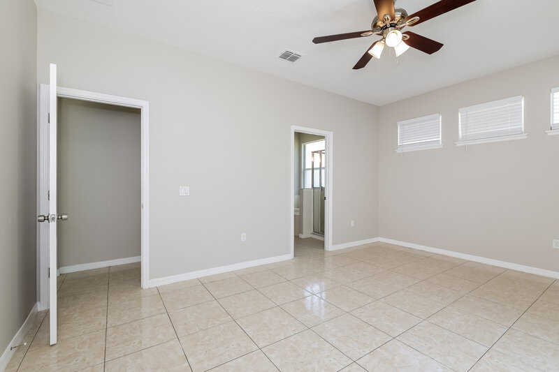 2,470/Mo, 2103 The Oaks Blvd Kissimmee, FL 34746 Main Bedroom View