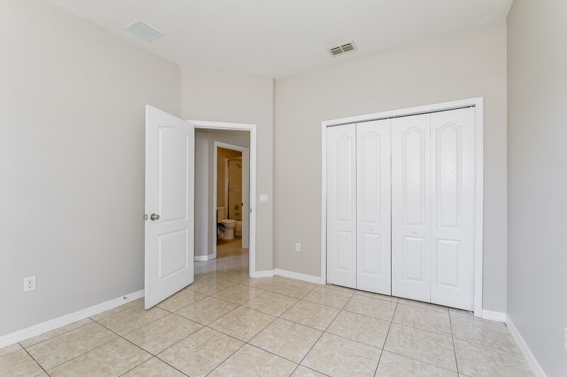 2,470/Mo, 2103 The Oaks Blvd Kissimmee, FL 34746 Bedroom View