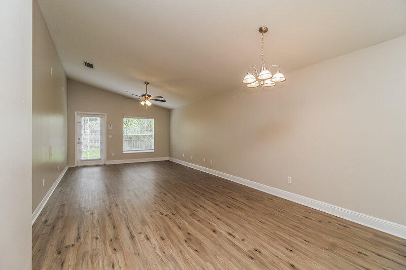 2,245/Mo, 750 E Franklin St Oviedo, FL 32765 Dining Room View 2