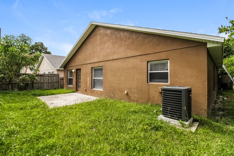 2,245/Mo, 750 E Franklin St Oviedo, FL 32765 Rear View 2