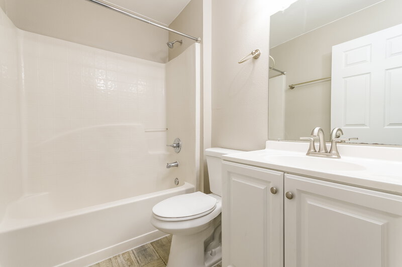3,050/Mo, 16213 Wilkinson Dr Clermont, FL 34714 Bathroom View