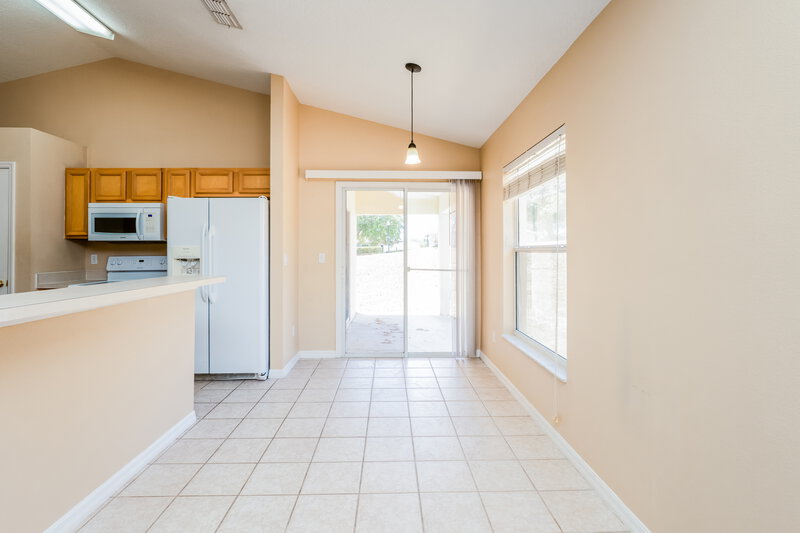 2,180/Mo, 10449 Lake Hasson Cir Clermont, FL 34711 Breakfast Nook View