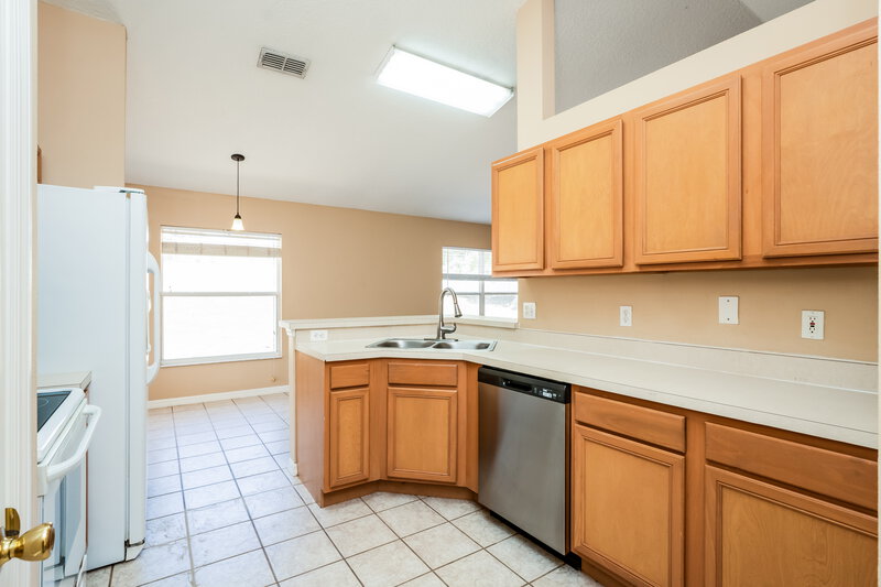 2,180/Mo, 10449 Lake Hasson Cir Clermont, FL 34711 Kitchen View