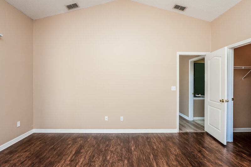 2,180/Mo, 10449 Lake Hasson Cir Clermont, FL 34711 Main Bedroom View 2