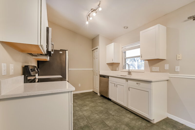 2,055/Mo, 10525 Reagans Run Dr Clermont, FL 34711 Kitchen View