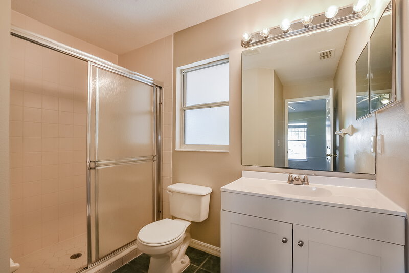 2,055/Mo, 10525 Reagans Run Dr Clermont, FL 34711 Main Bathroom View