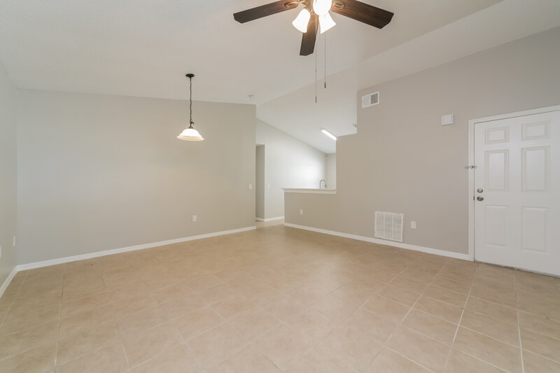 2,295/Mo, 326 Daniels Pointe Dr Winter Garden, FL 34787 Living Room View 2
