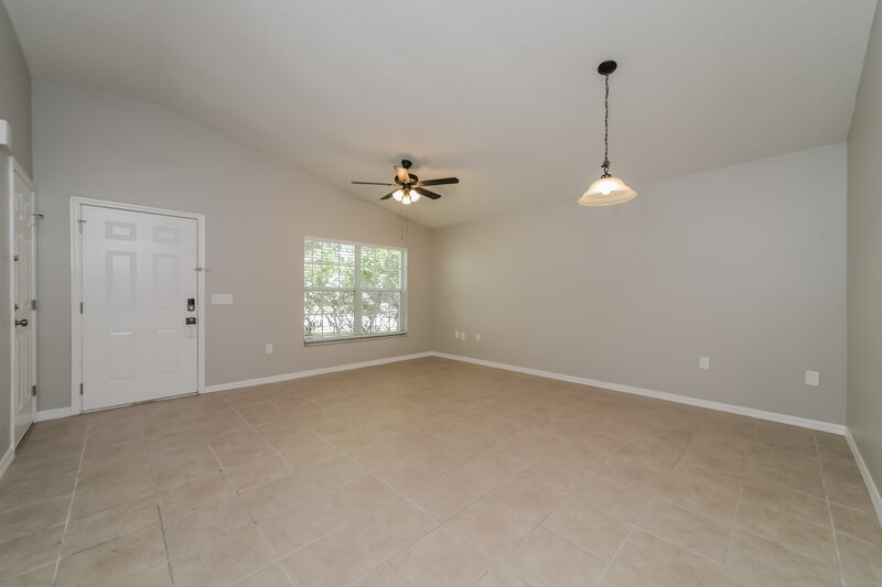 2,295/Mo, 326 Daniels Pointe Dr Winter Garden, FL 34787 Living Room View 4