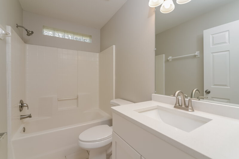 2,295/Mo, 326 Daniels Pointe Dr Winter Garden, FL 34787 Bathroom View