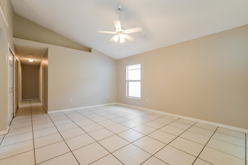 2,570/Mo, 160 Gleason Cv Sanford, FL 32773 Living Room View 3