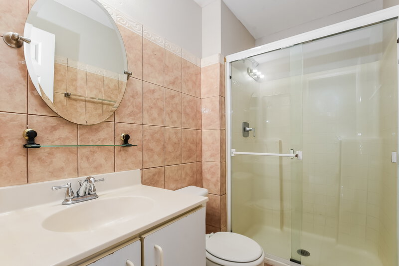 2,570/Mo, 160 Gleason Cv Sanford, FL 32773 Main Bathroom View